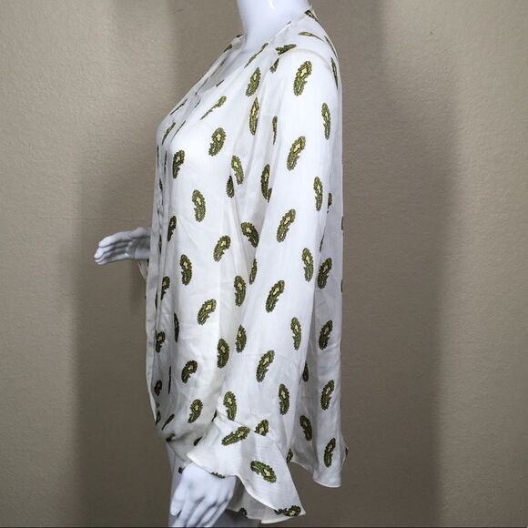 Vince Camuto Flutter Cuff Paisley Blouse (B15) - Picture 5 of 8